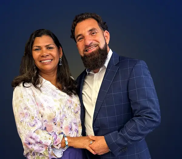 Pastores Celio y Lucía Lopes